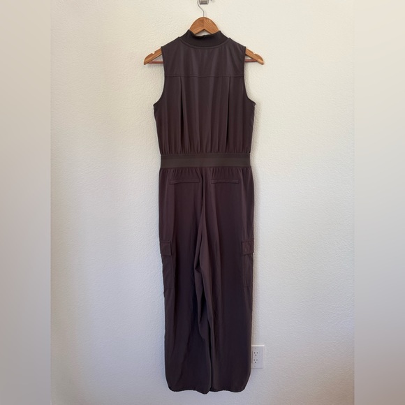 Athleta Brooklyn Utility Jumpsuit Romper Brown, Size 6 - Picture 5 of 8